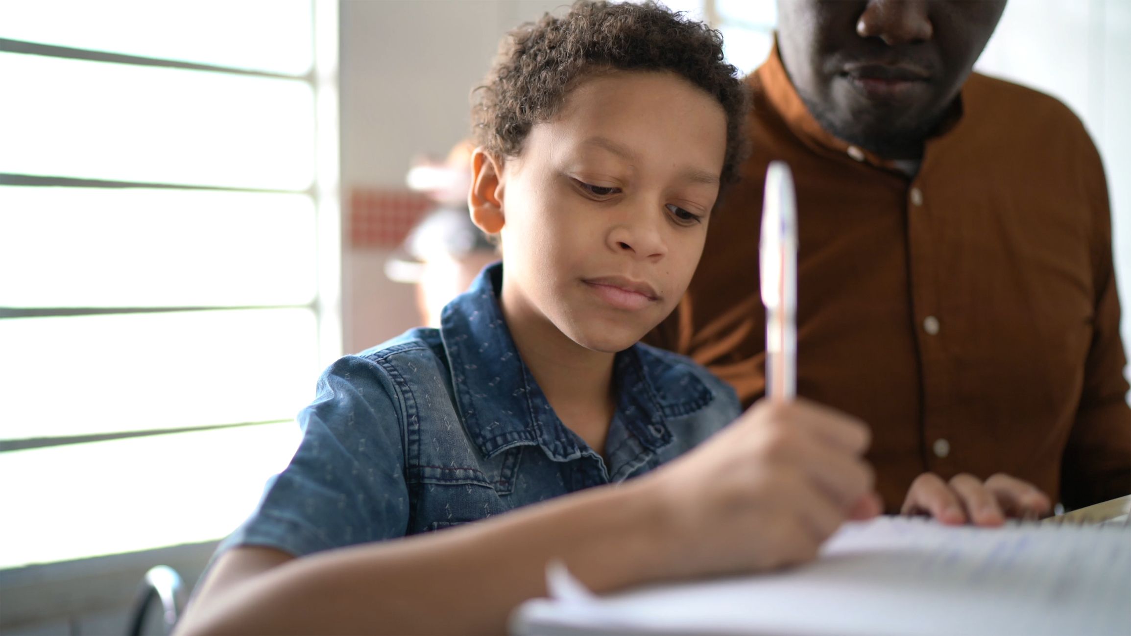 Alfabetização no ensino remoto O que determina o avanço dos alunos Nova Escola