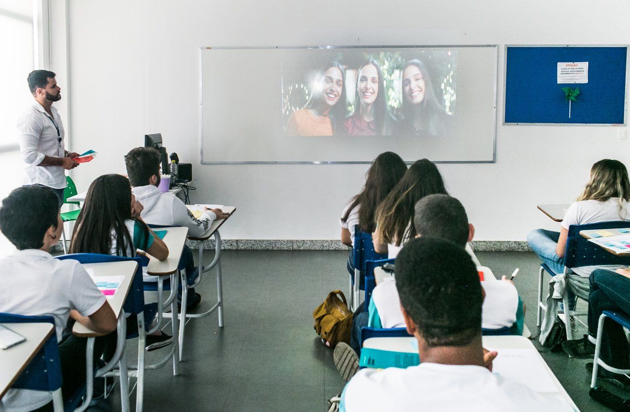 link nos comentários! #fy #novasamizades #viral #escola #grupo