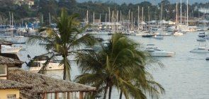 Ilhabela, no litoral paulista, abre 141 vagas e salários de R$ 3,3 mil