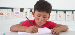 Como a Educação Escolar Indígena pode fortalecer a identidade local