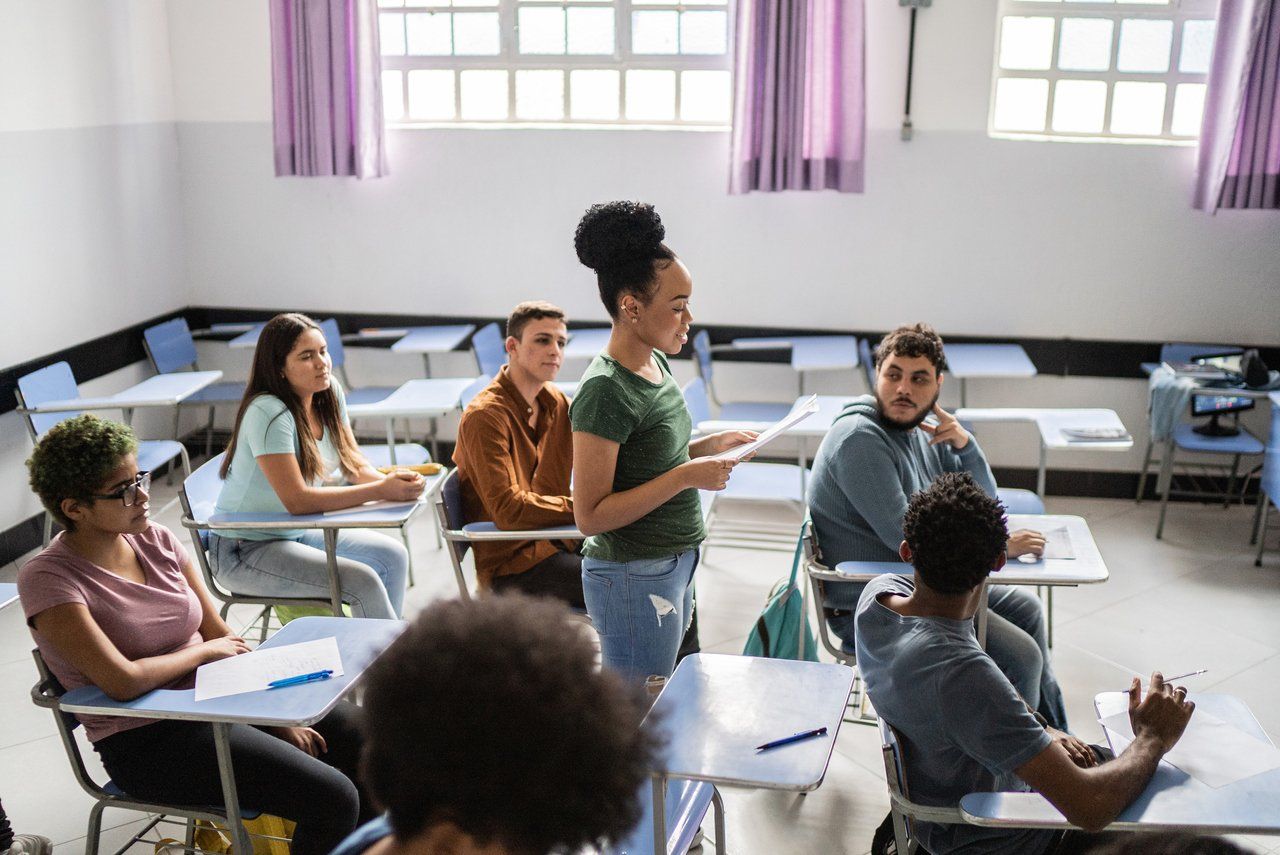 AGORA QUE SOU TEACHER: JOGOS SIMPLES EM SALA