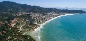 Cidade no litoral de Santa Catarina abre 53 vagas na Educação