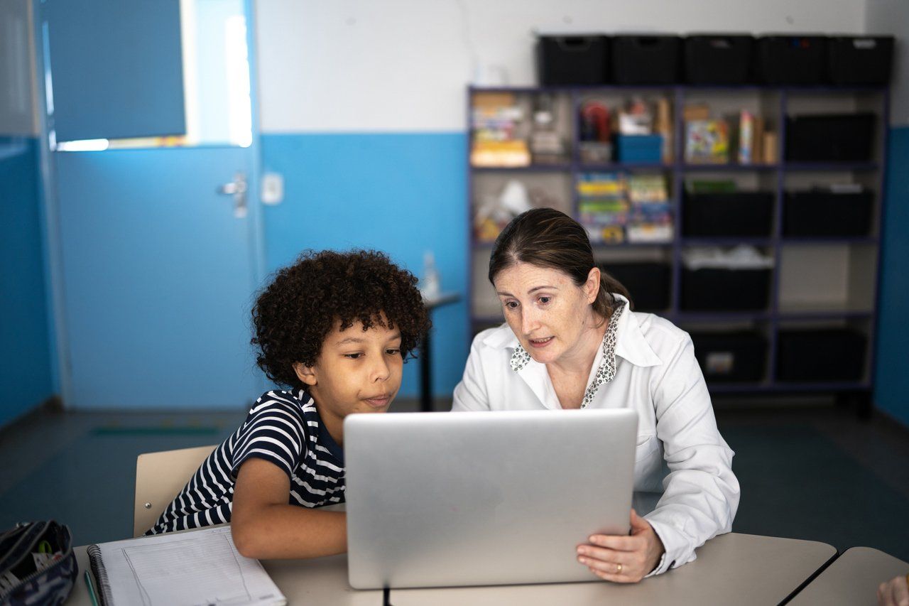 Se há uma coisa que pais, professores e alunos buscam na internet