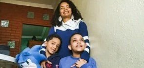 O malabarismo de ser mãe e professora na quarentena