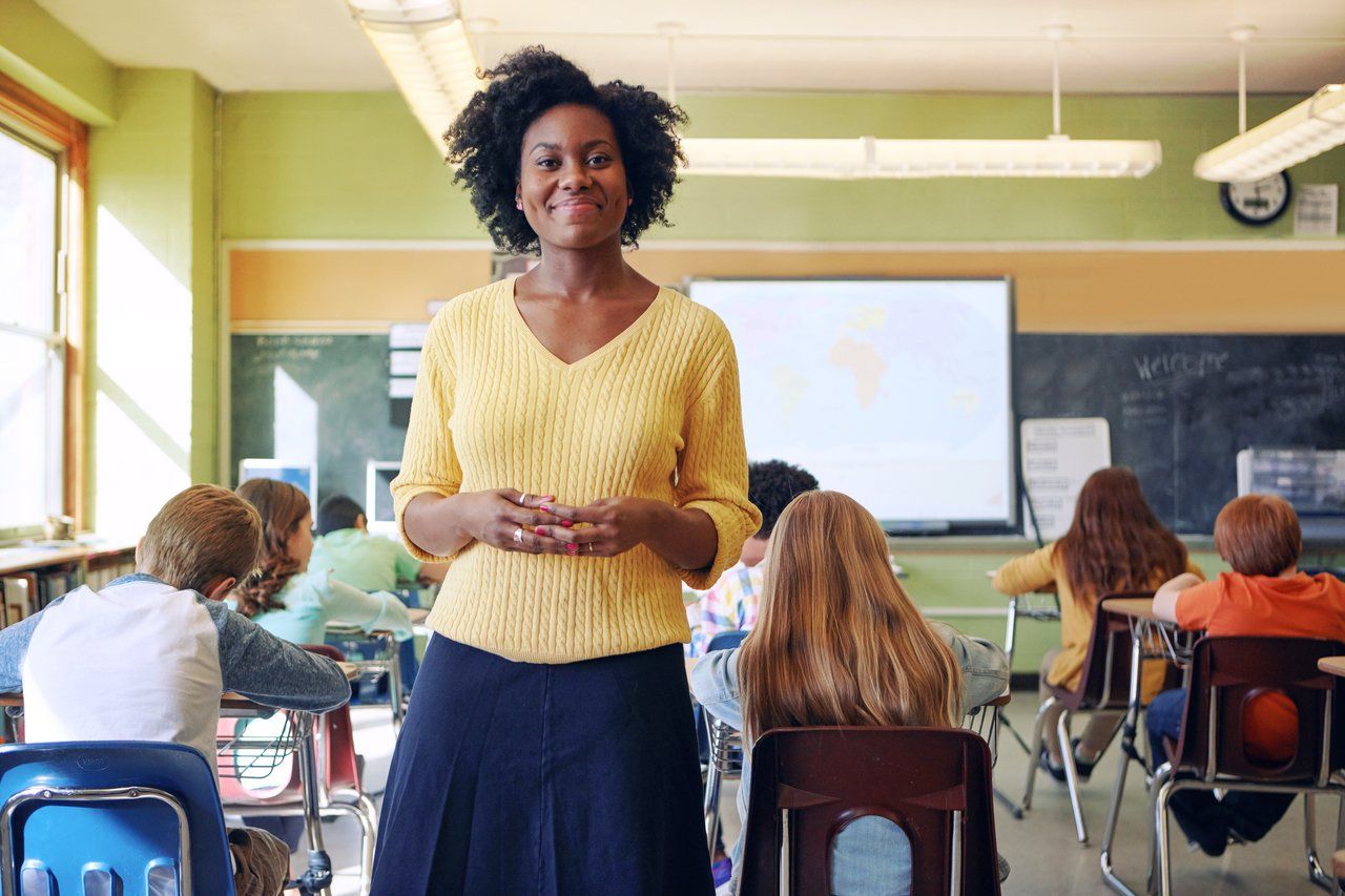 Eduque a Sala De Aula Com Professor E Alunos, Educação, Escola