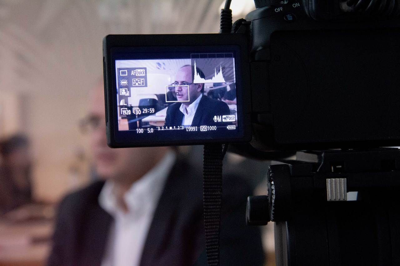 Visor da câmera mostra o ministro da Educação Rossieli Soares durante entrevista à NOVA ESCOLA