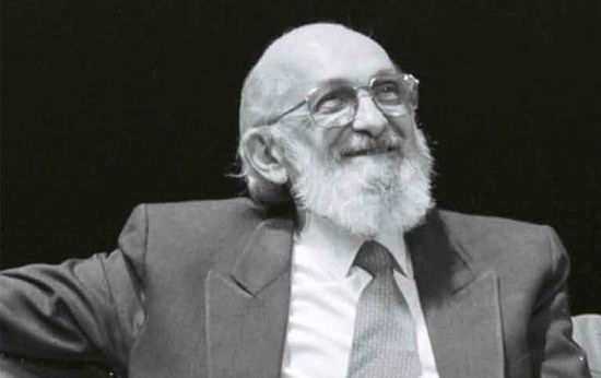 [Arquivo] Paulo Freire: "Nós podemos reinventar o mundo"