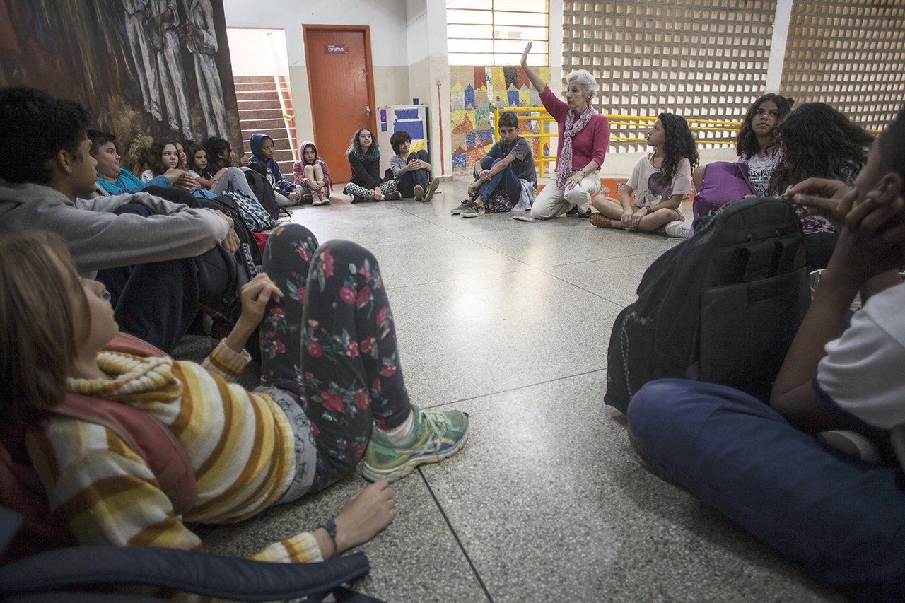 Alunos da escola municipal Desembargador Amorim Lima durante uma aula