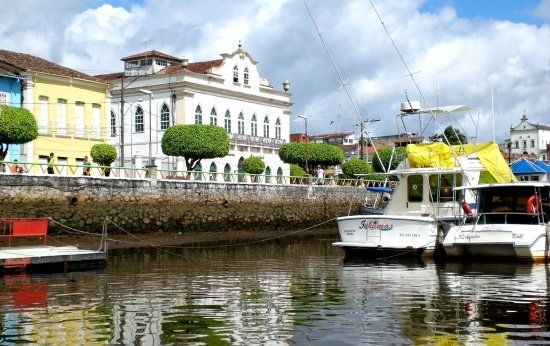 Cidade turística na Bahia abre 42 vagas para Ensino Fundamental