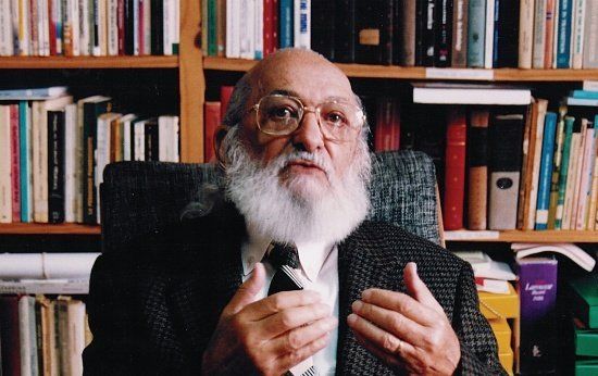 As contribuições de Paulo Freire para a alfabetização de adultos