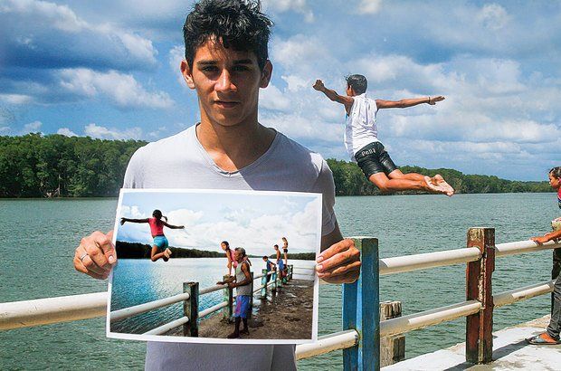 Alex conseguiu captar o momento certo e fotografar as crianças pulando no rio. Janduari Simões e arquivo pessoal/José Luiz Tavares da Silva