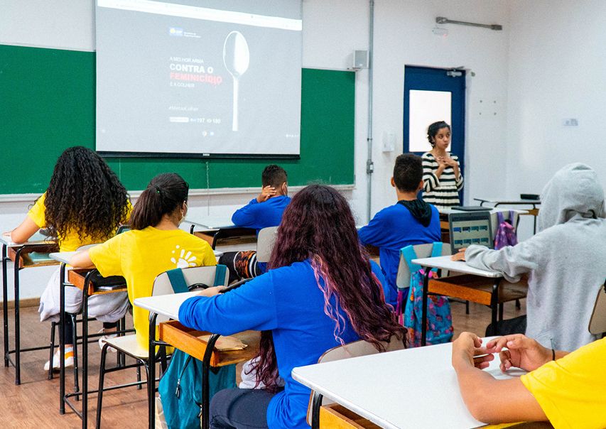 INGLÊS NA SALA DE AULA - AÇÃO E REFLEXÃO - 1