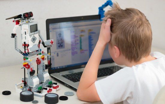 Campus Party: conheça dois projetos que ensinam robótica e programação para crianças